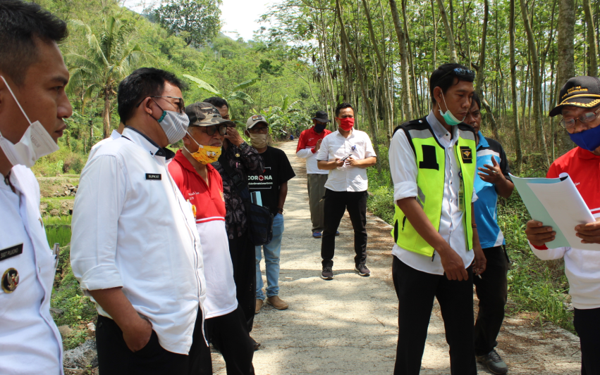 Konsolidasi bersama warga Desa