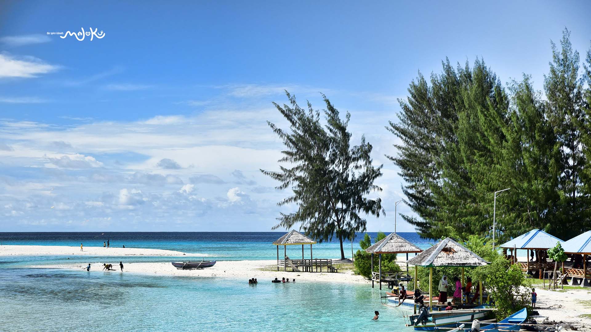 Wisata Pantai Baikole